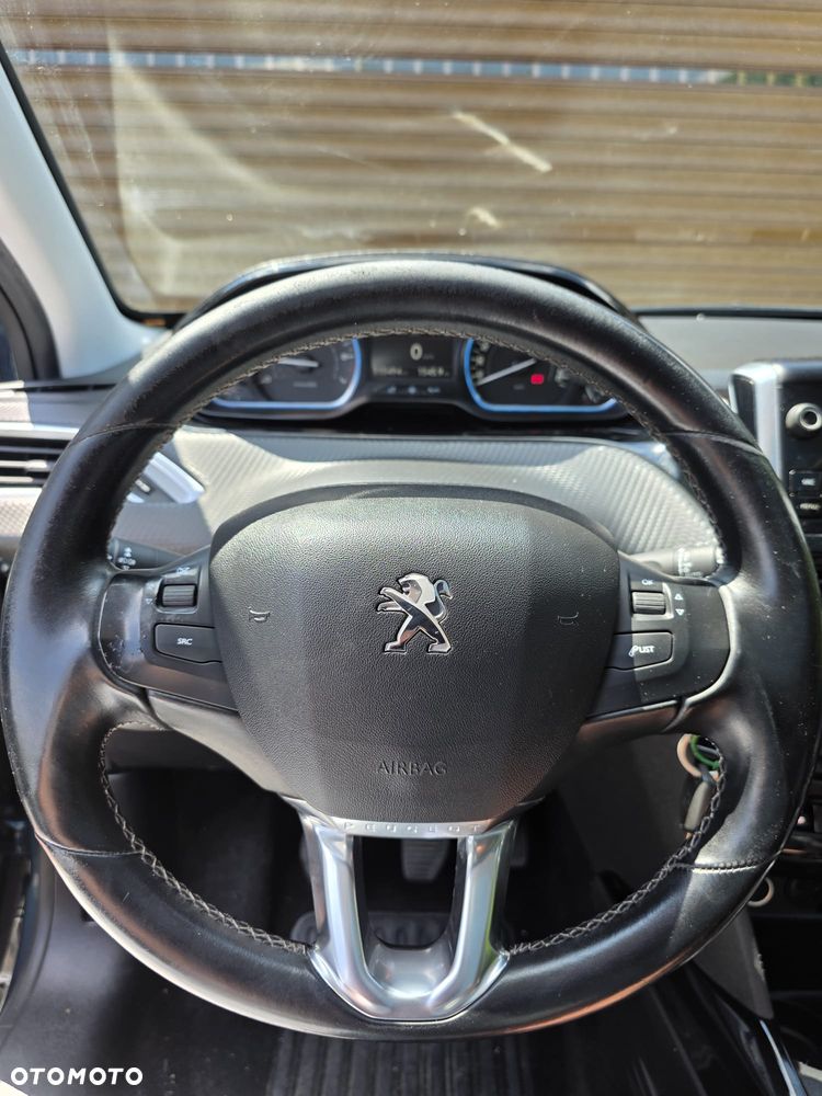 Peugeot 2008 1.2 PureTech Allure S&S - 16