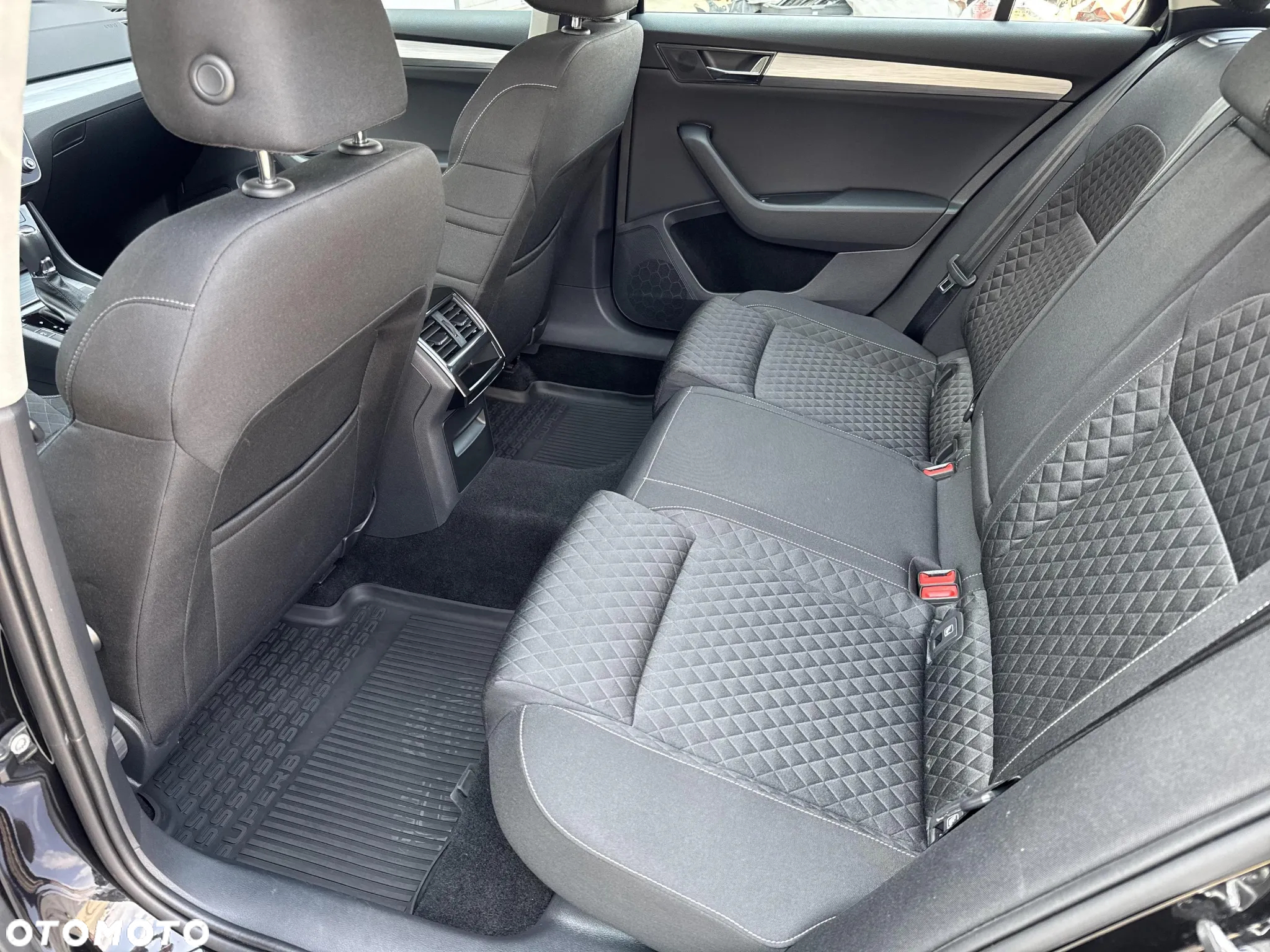 Skoda Superb 2.0 TSI Ambition DSG - 23