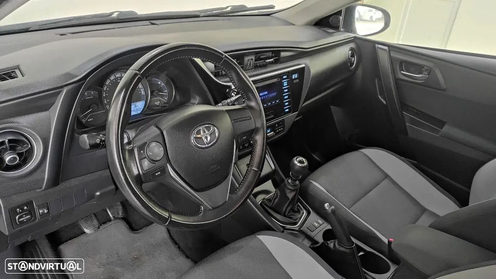 Toyota Auris - 18