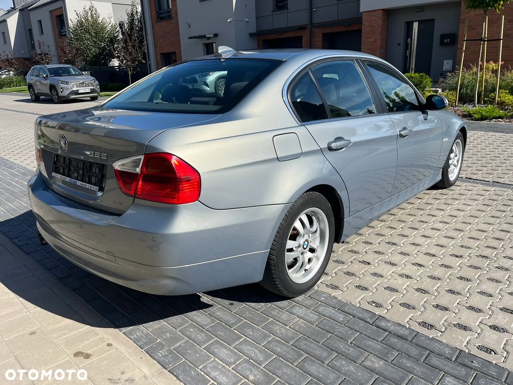 BMW Seria 3 325i - 4