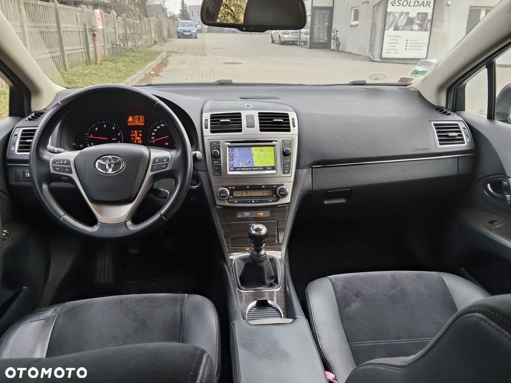 Toyota Avensis 2.0 D-4D Comfort - 12