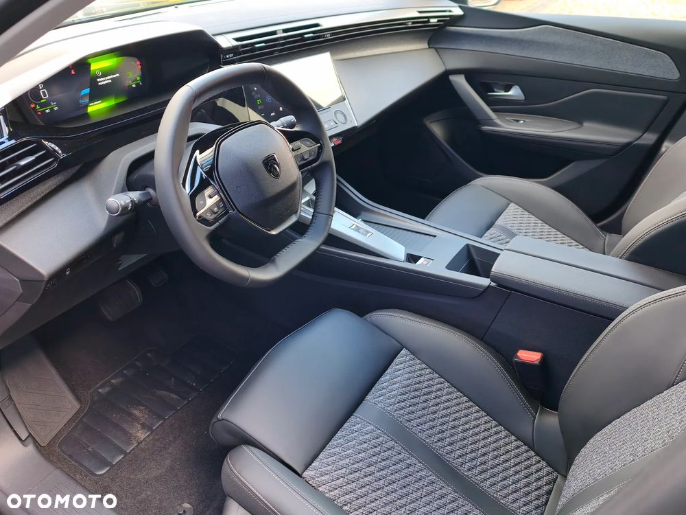 Peugeot 308 1.2 mHEV Allure S&S e-DCS6 - 13