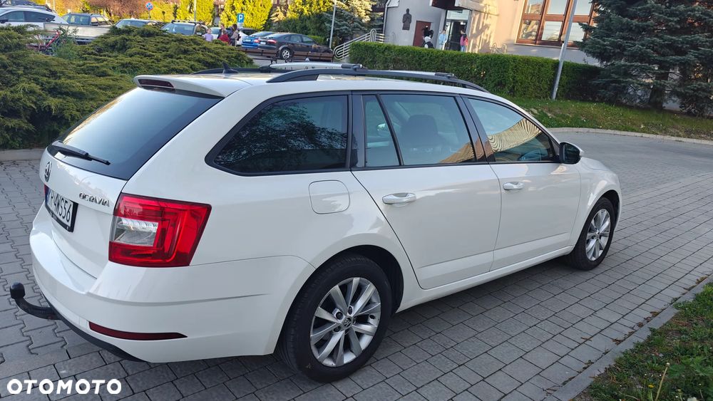 Skoda Octavia 1.6 TDI Ambition DSG - 4