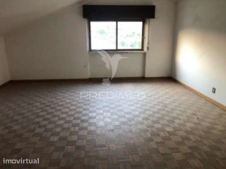 Moradia T6 com 2.080 m² de terreno em Celão - Tomar - Grande imagem: 3/19