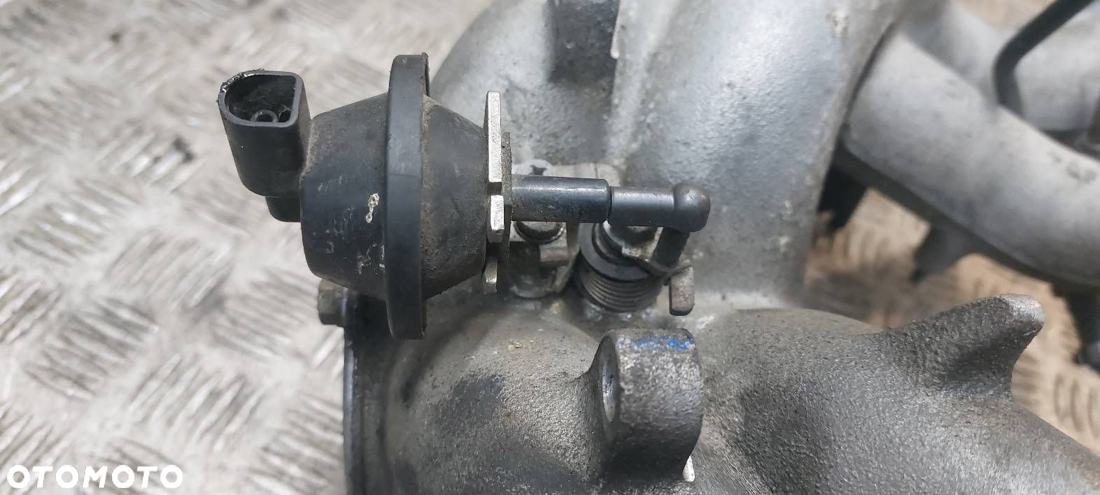 LISTWA WTRYSKOWA BMW E34 1.6 1.8 17346359 1734355 - 3
