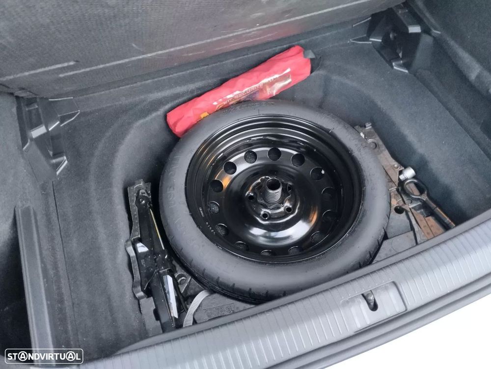 VW Golf 1.6 TDI Confortline - 15