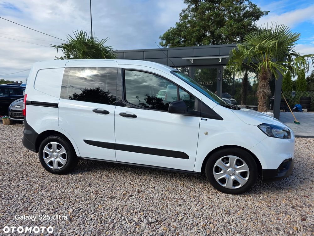 Ford Transit Courier - 16