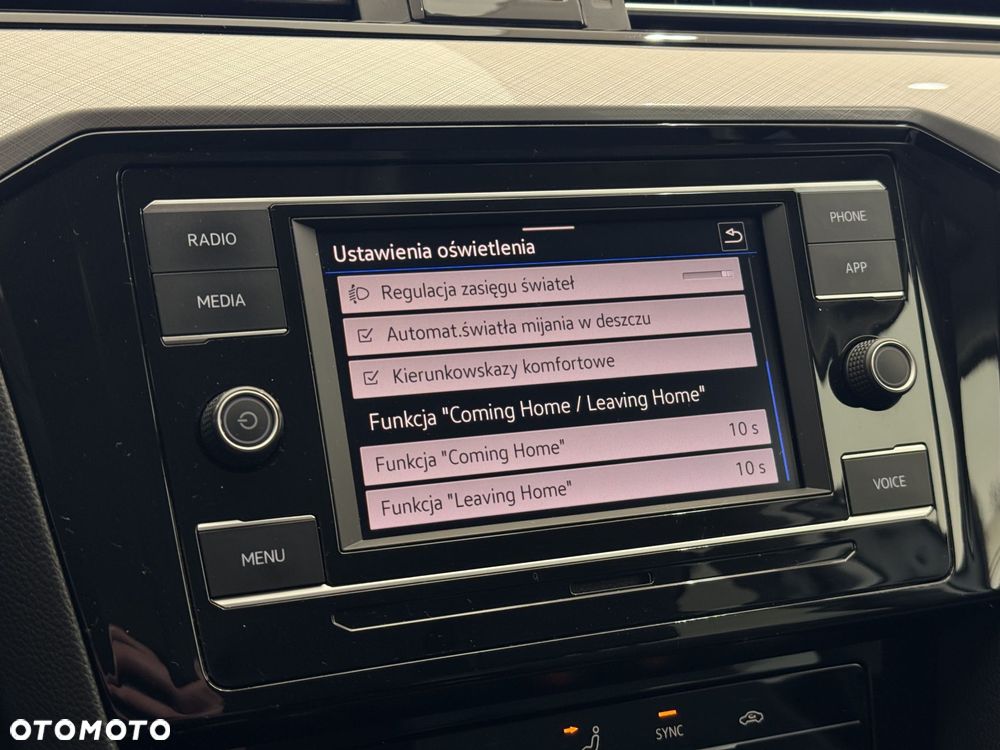 Volkswagen Passat - 32