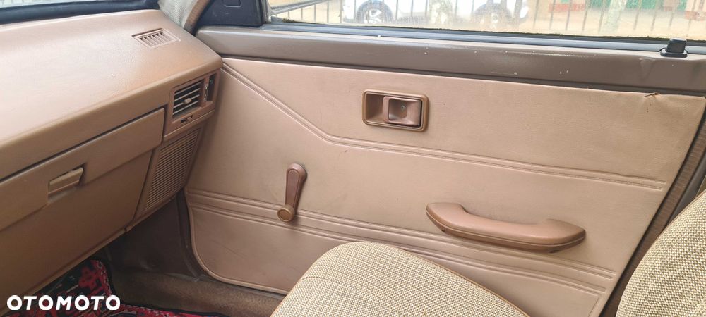 Toyota Starlet - 4