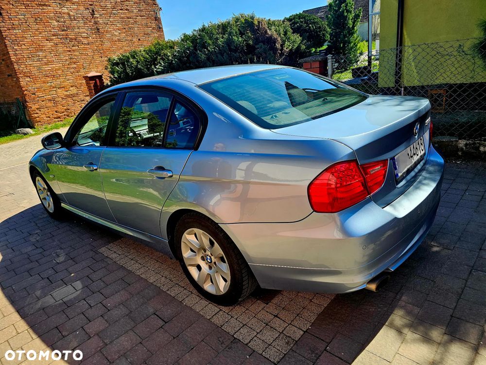 BMW Seria 3 318d - 4