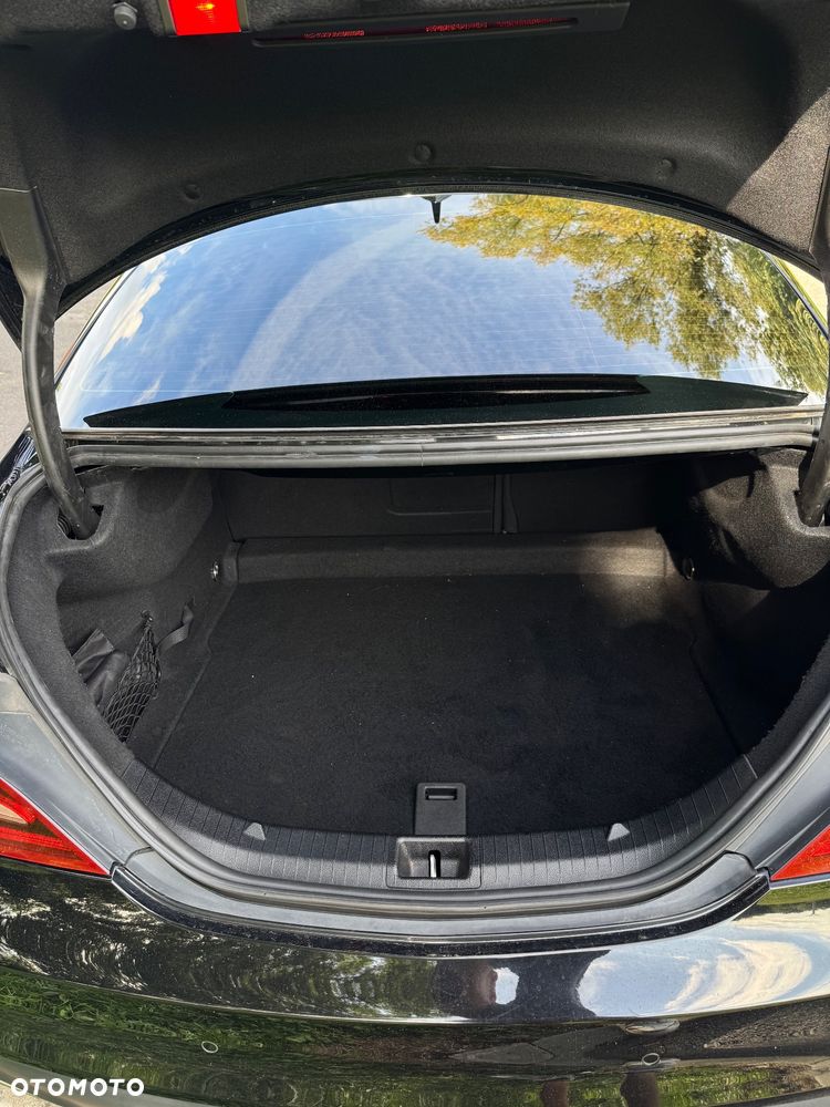 Mercedes-Benz CLA - 12