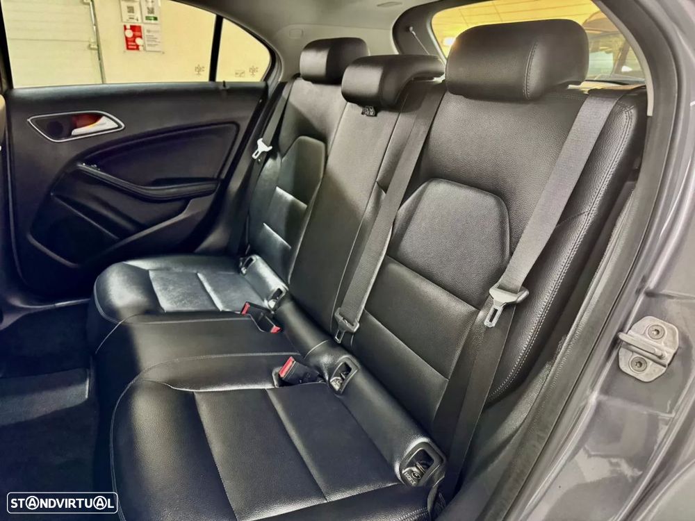 Mercedes-Benz A 180 CDI BlueEFFICIENCY - 35