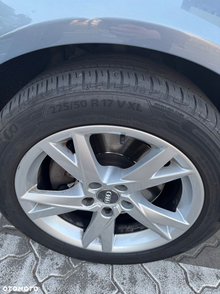 Audi A4 Limousine - 8