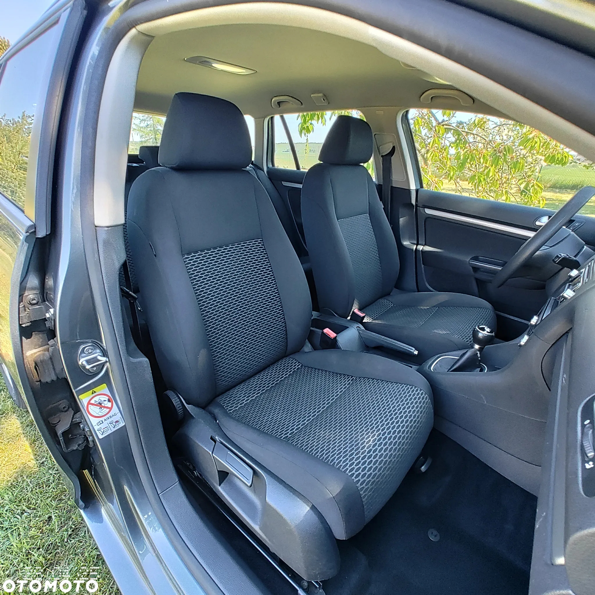 Volkswagen Golf 1.6 TDI DPF Trendline - 27