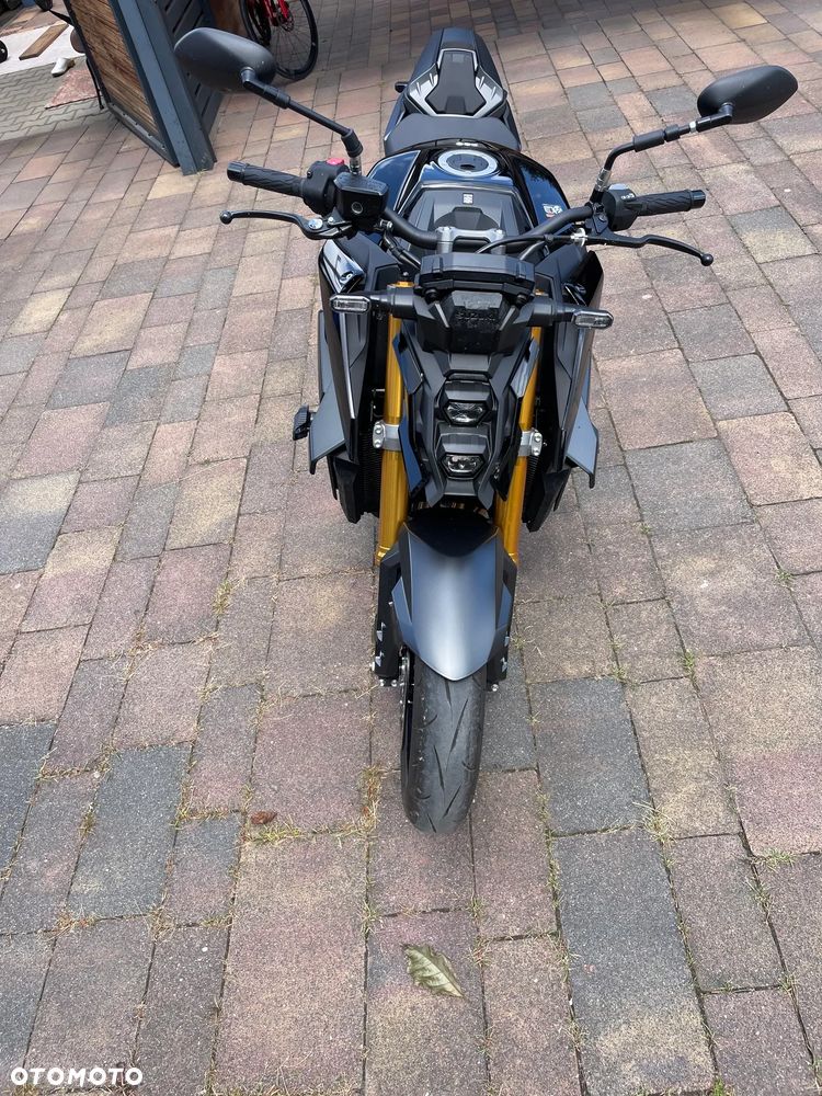 Suzuki GSX 1000 - 3