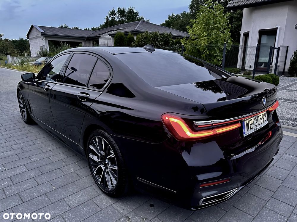 BMW Seria 7 740d xDrive mHEV - 11