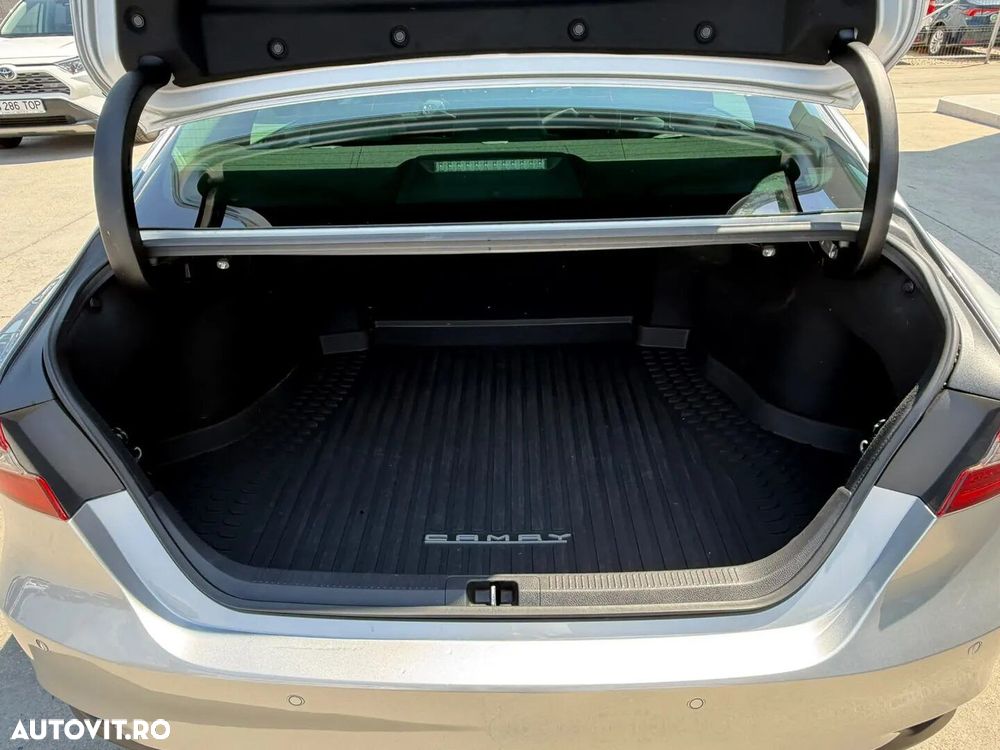 Toyota Camry 2.5 Dynamic - 14