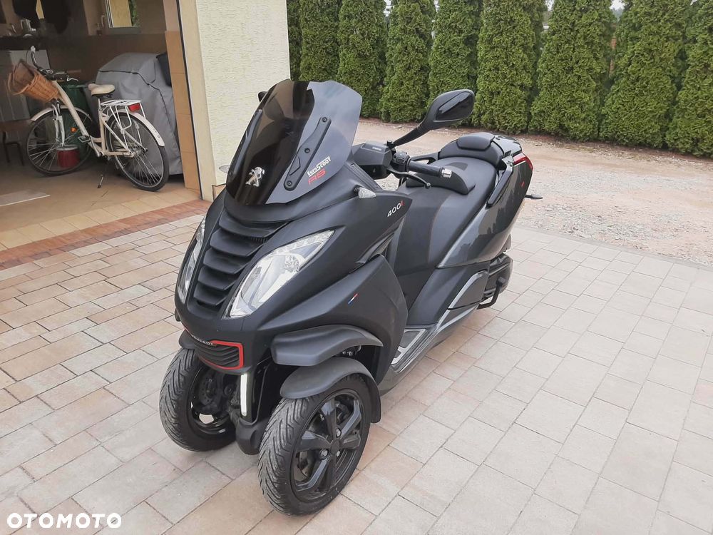 Peugeot Metropolis - 1