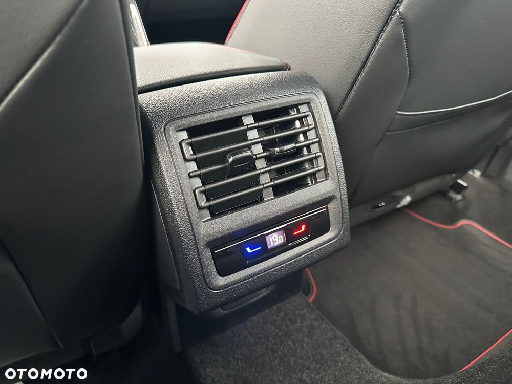 Volkswagen Golf 2.0 TSI GTI Edition 50 DSG - 30