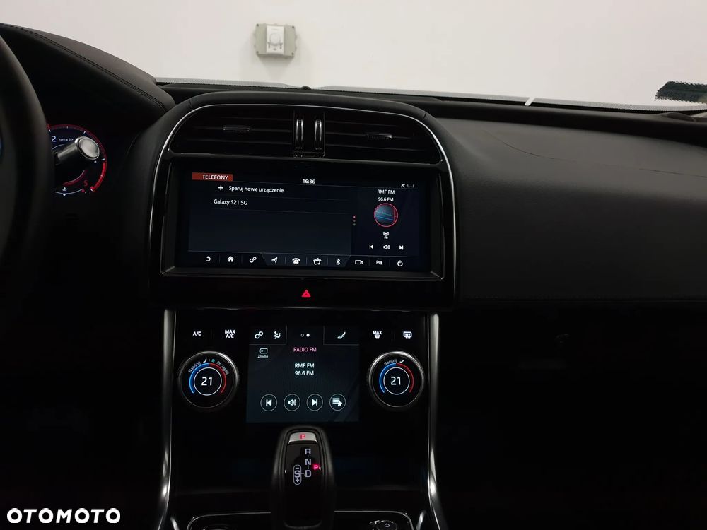 Jaguar XE 2.0 D180 SE - 15