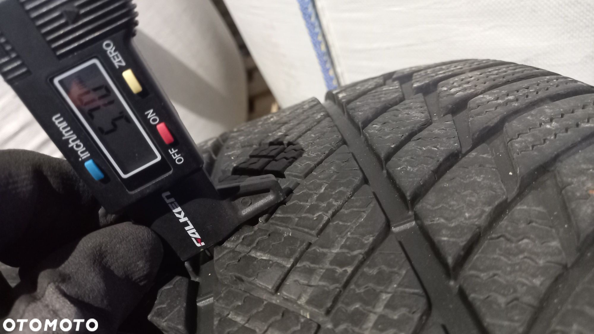 Opony Zimowe Bridgestone Blizzak LM 001 RSC 275/45/20 4szt 4418 - 8