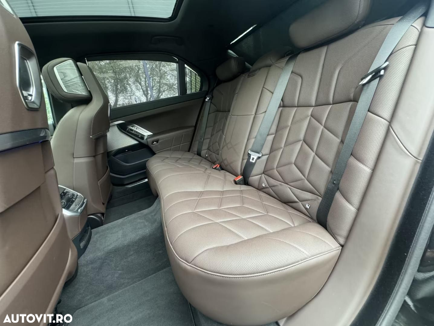 BMW Seria 7 - 11