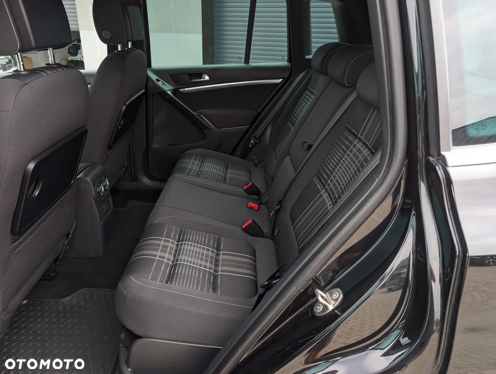 Volkswagen Tiguan 2.0 TDI SCR 4MOTION BlueMotion Technology DSG Lounge Sport & Style - 37