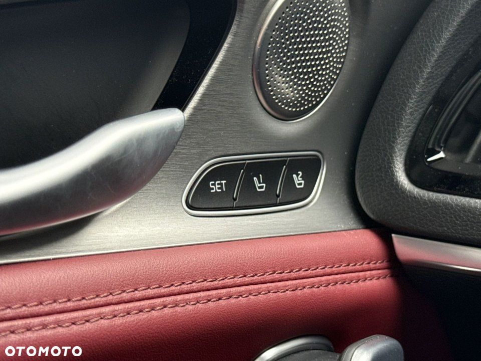 Kia Stinger - 26