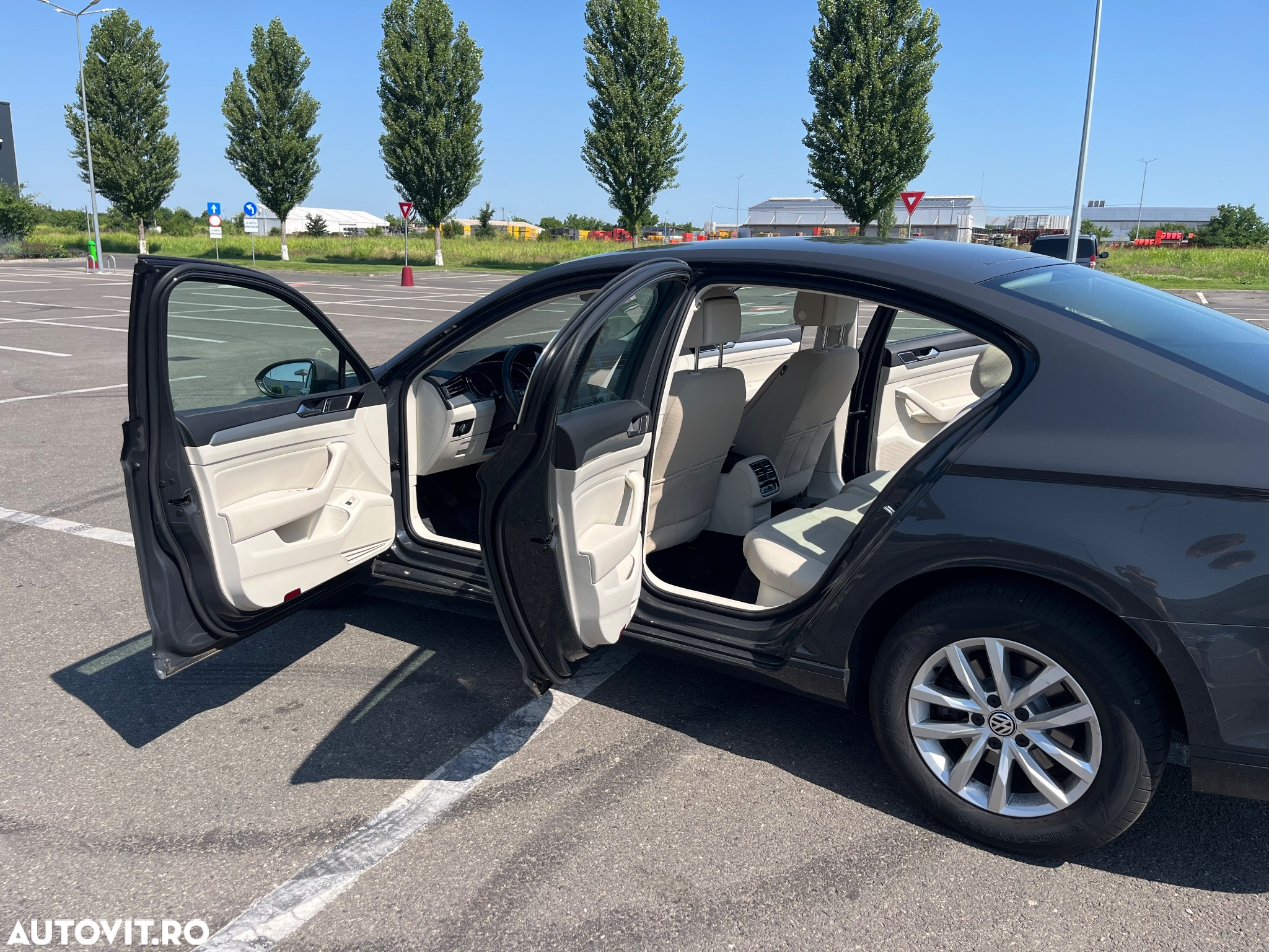 Volkswagen Passat 2.0 TDI Highline - 31