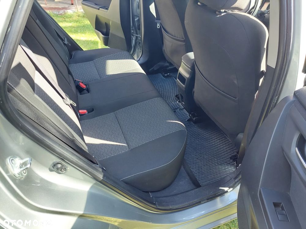 Toyota Auris - 14