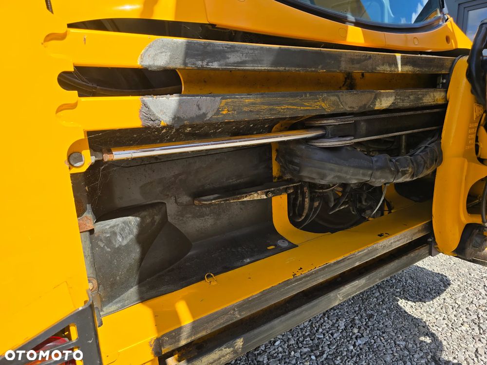 JCB - 16