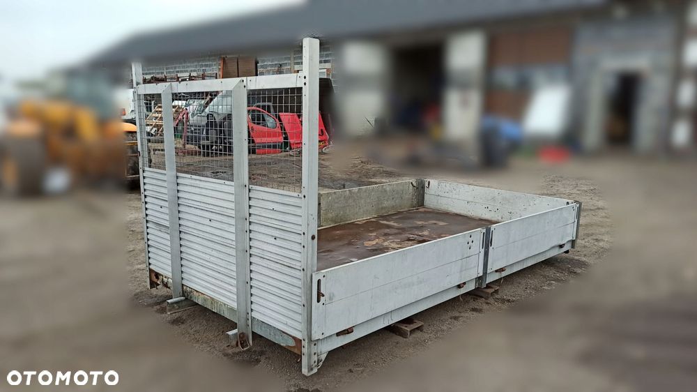 skrzynia ładunkowa paka iveco daily 3,9m - 5