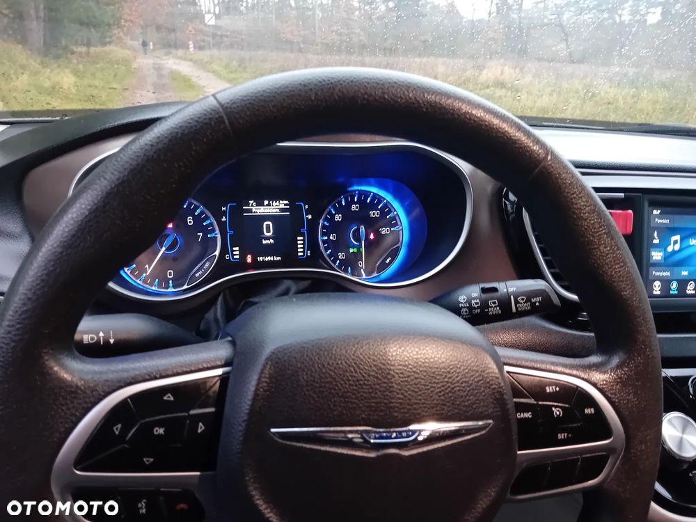 Chrysler Pacifica - 7