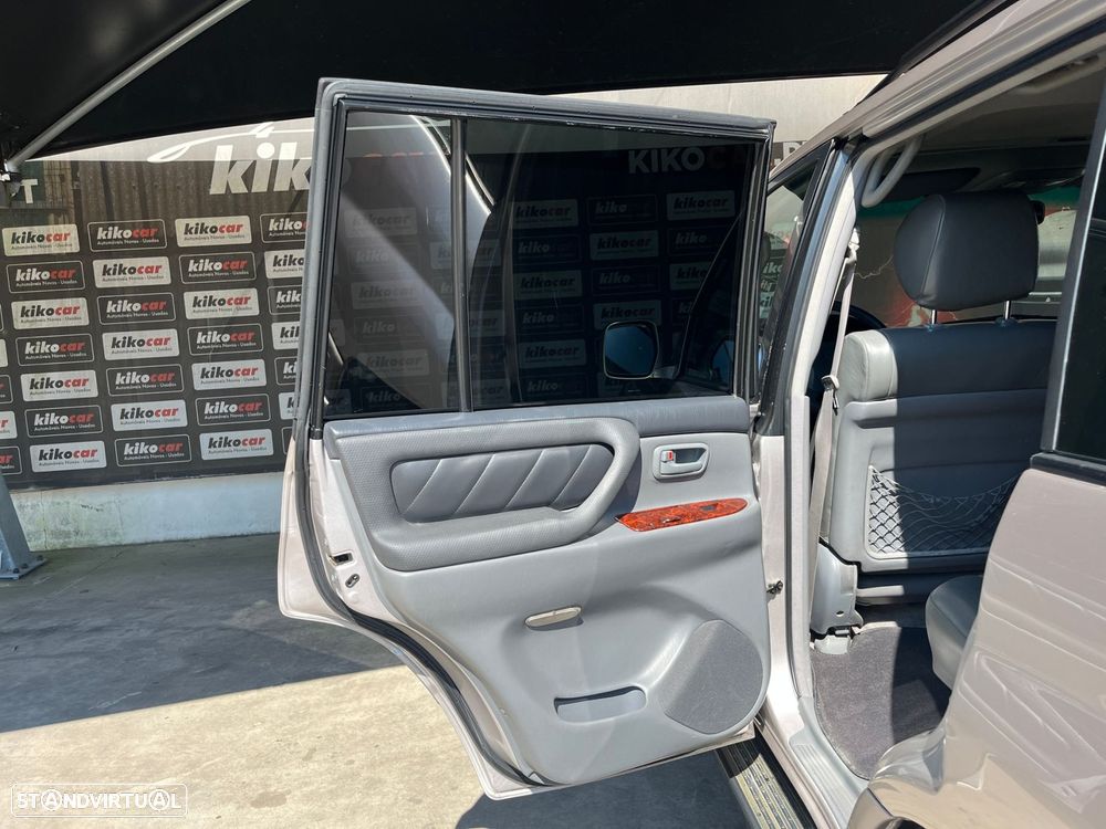 Toyota Land Cruiser - 45
