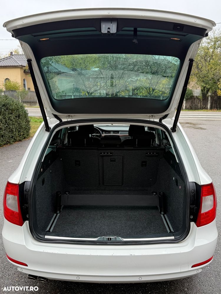 Skoda Superb 2.0 TDI DSG Elegance - 9