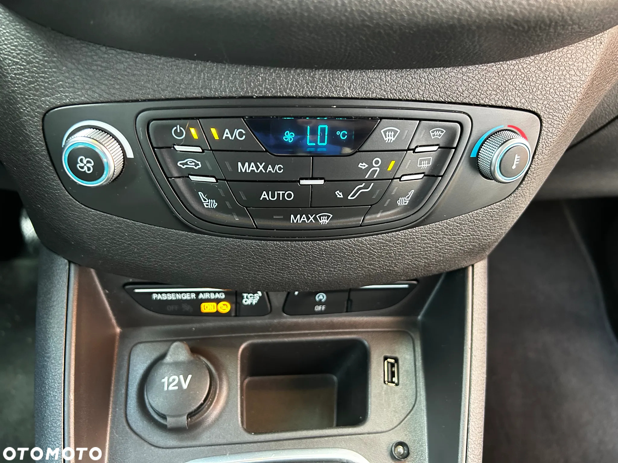 Ford Tourneo Courier 1.5 TDCi Titanium - 19