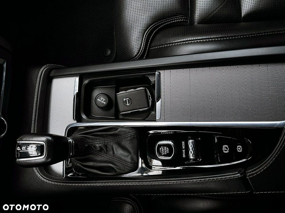 Volvo V90 Cross Country - 26