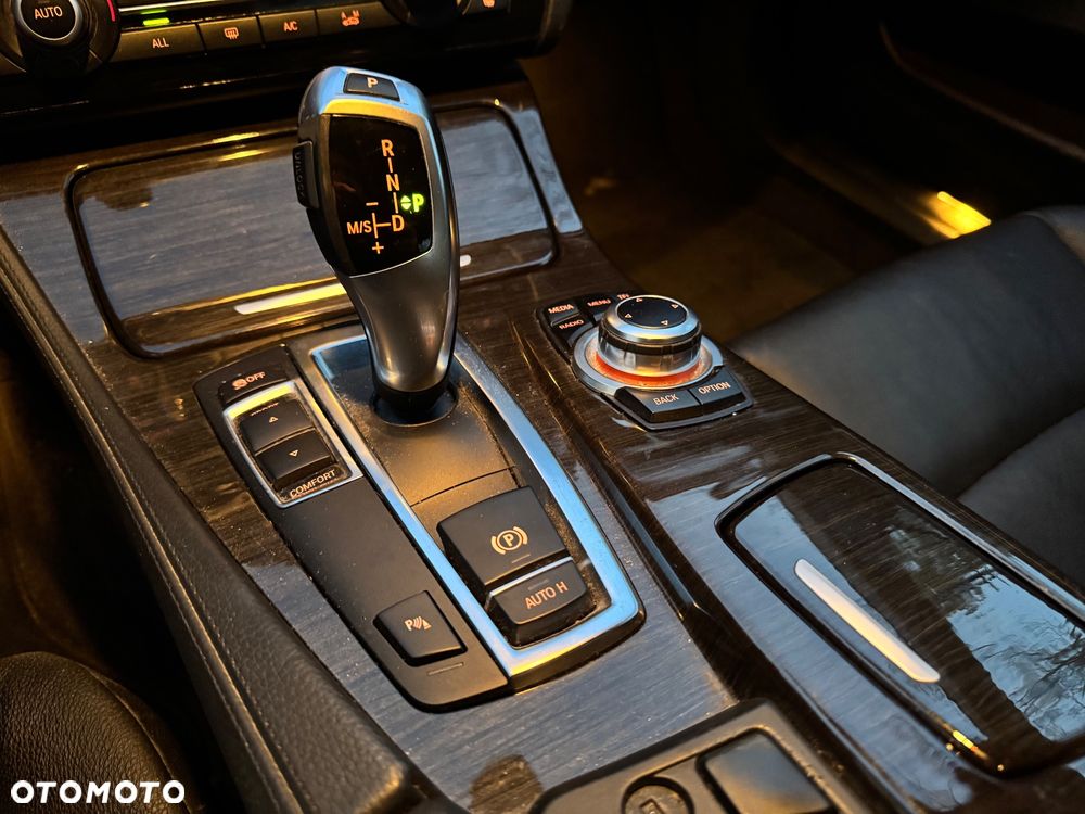 BMW Seria 5 528i - 27