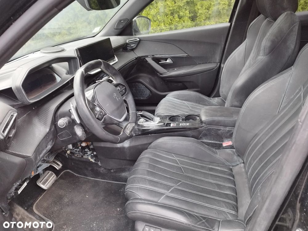 Peugeot 2008 PureTech 155 EAT8 GT - 7