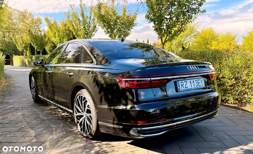 Audi A8 2022 photo 2