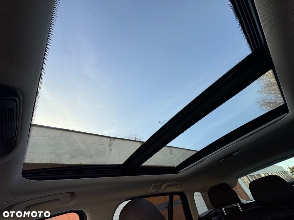 BMW Seria 3 320d Luxury Line - 37