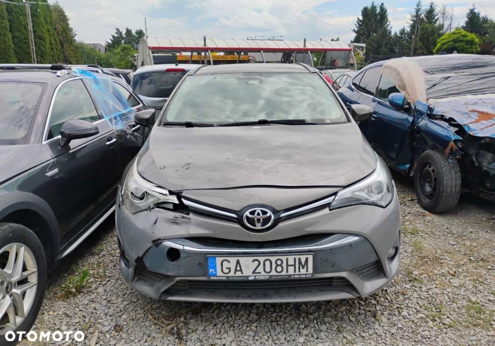 Toyota Avensis - 20