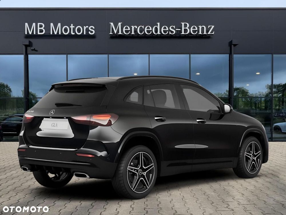Mercedes-Benz GLA - 4