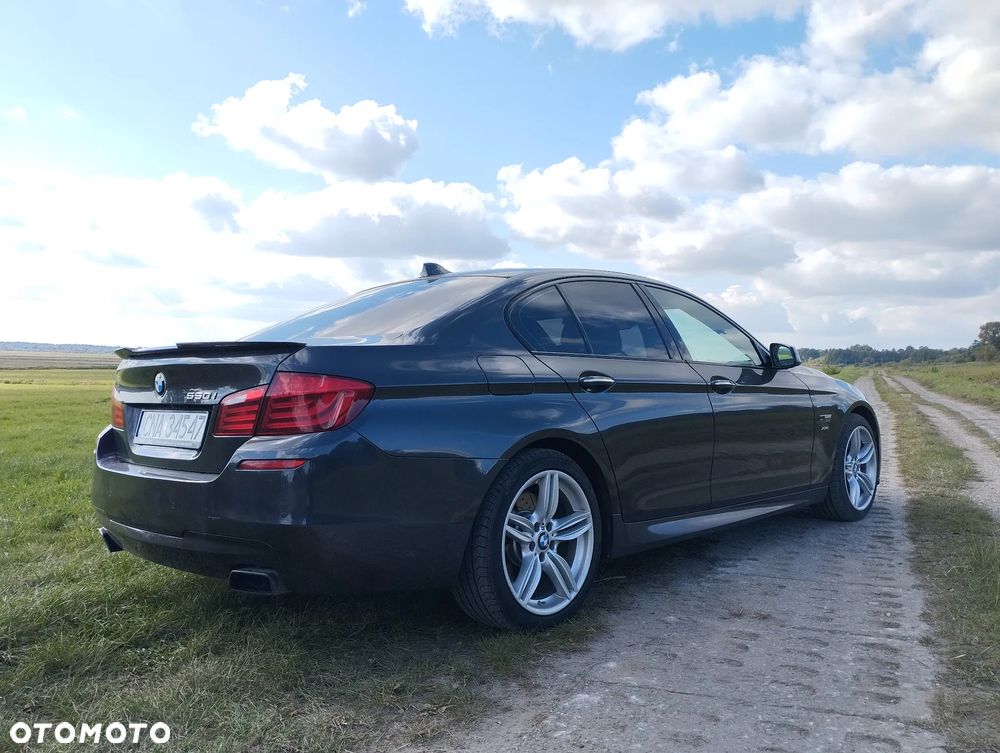 BMW Seria 5 550i - 4