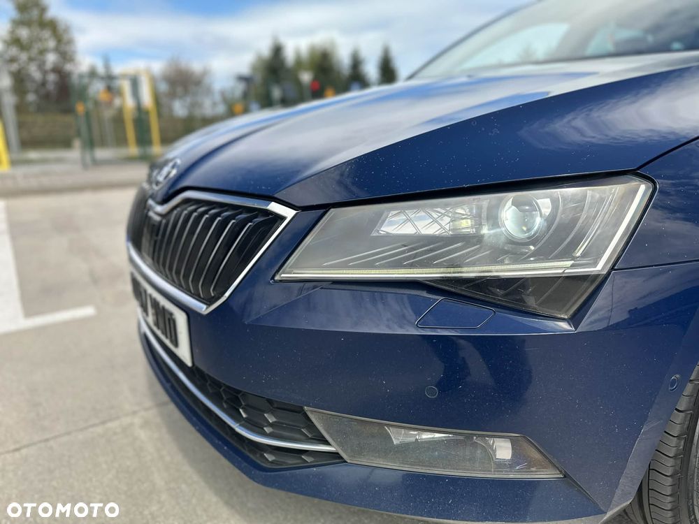 Skoda Superb 2.0 TDI Premium Edition - 7