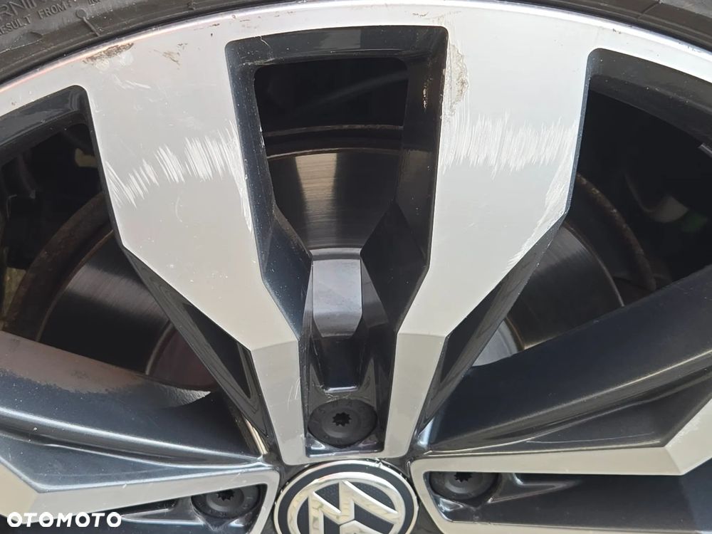 Volkswagen Tiguan - 18
