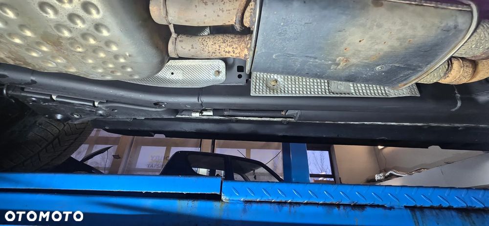 Land Rover Discovery - 32