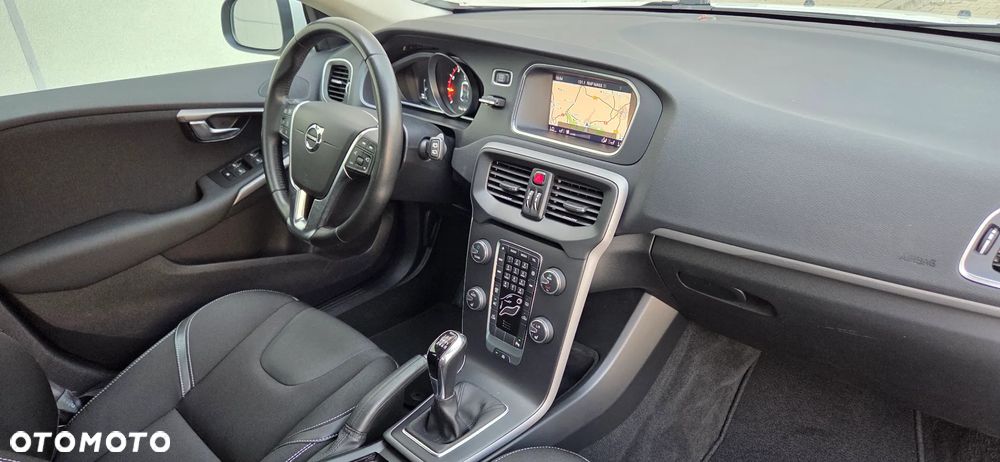 Volvo V40 - 38