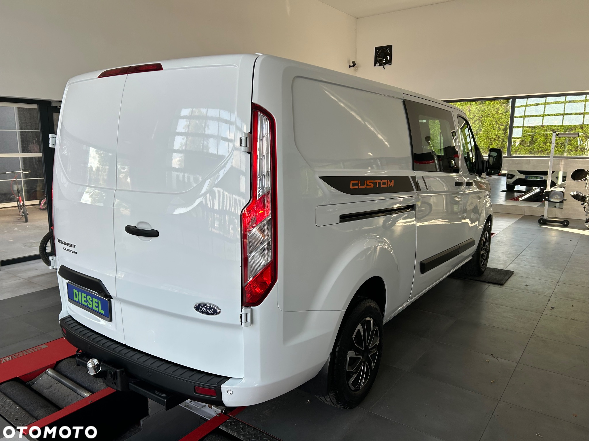 Ford Transit Custom 320 L1H2 VA Trend Nugget - 8