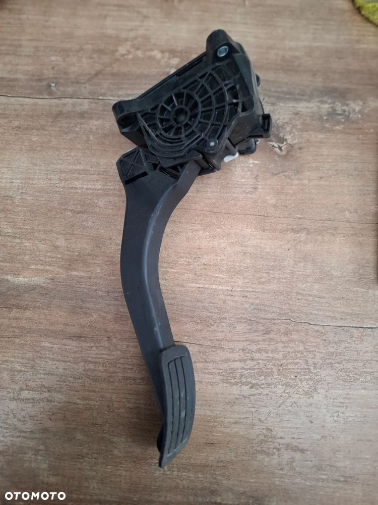 Potencjometr Pedał gazu 86ET34 - 1